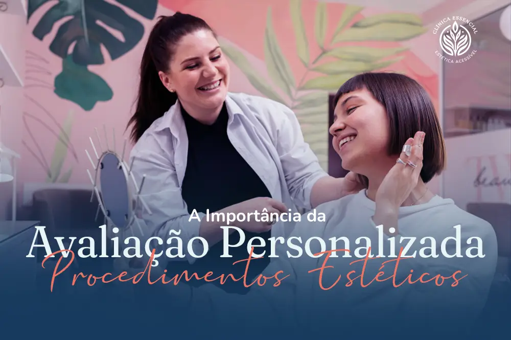 Profissional realizando uma consulta estética personalizada na Clínica Essencial Estética.
