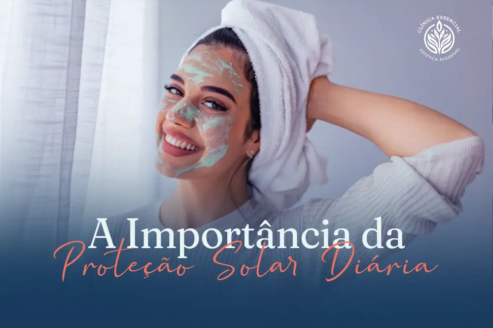 Mulher cuidando da pele após tratamento estético na Clínica Essencial Estética.